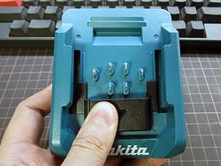 Makita 40V XGT Battery Pinout 003